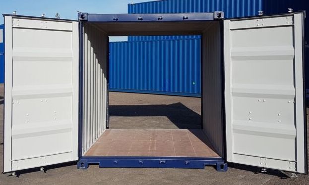 Shipping-container-with-double-door